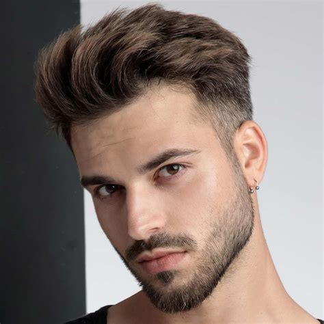 Il miglior taglio di capelli da uomo secondo la forma 